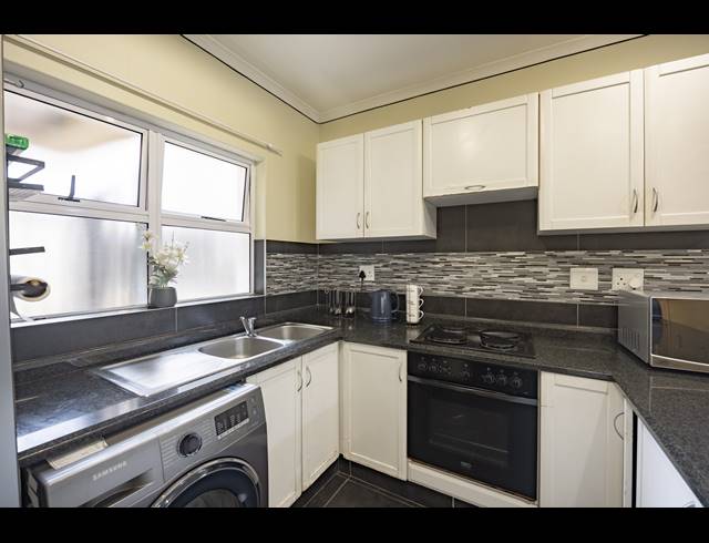 2 BEDROOM APARTMENT FOR SALE IN UMHLANGA CENTRAL